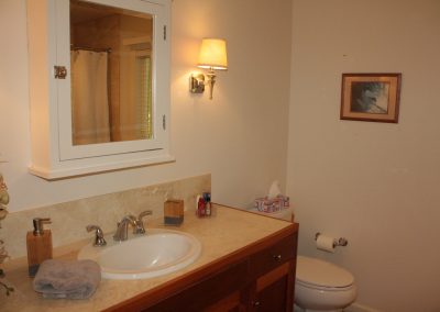 second bathroom of three in the Kaleakai vacation house